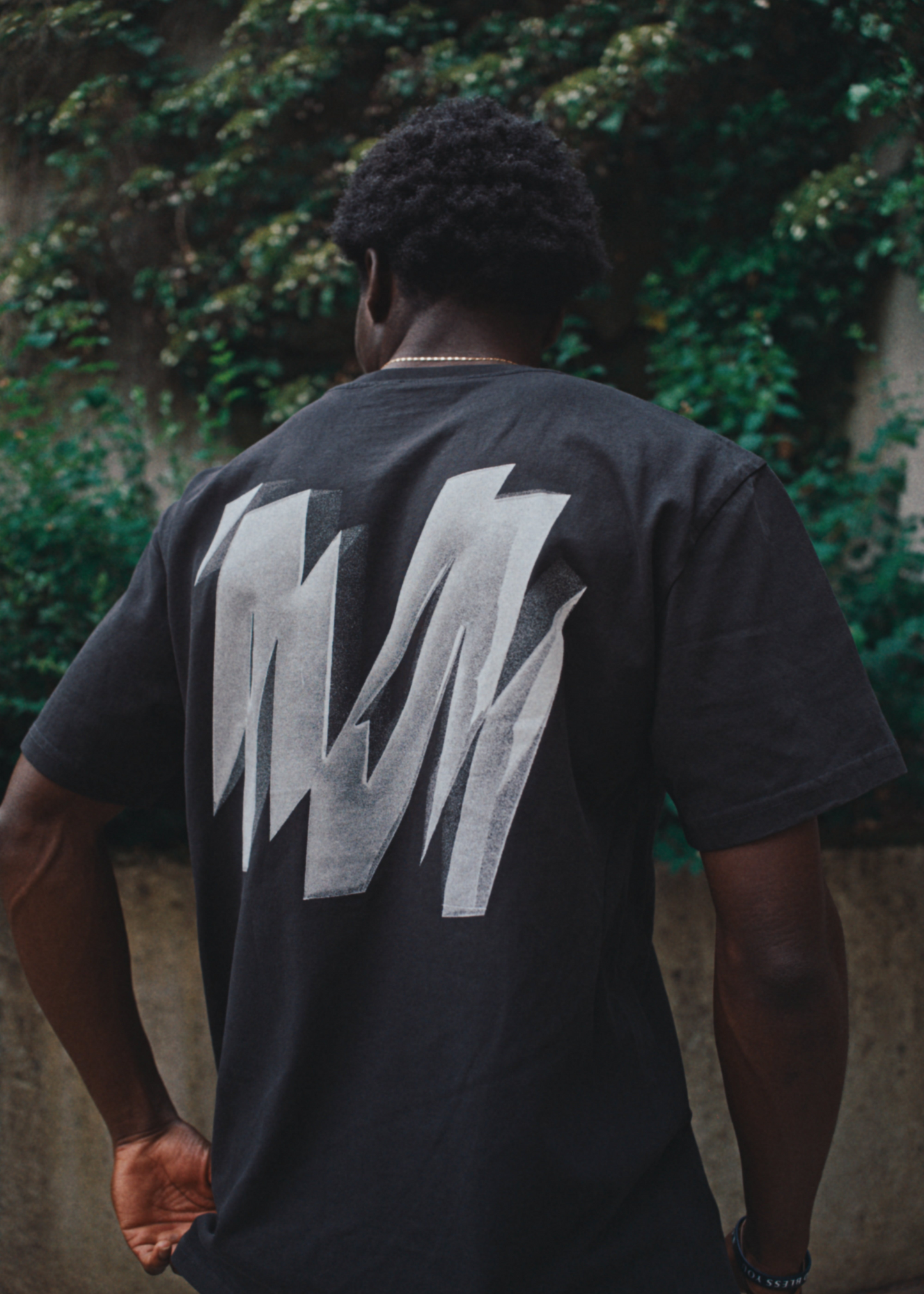 Chrome "M" logo - Vintage Black